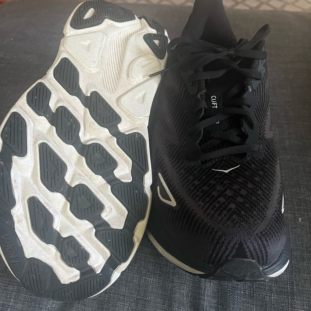 Barely used Hoka Clifton 9